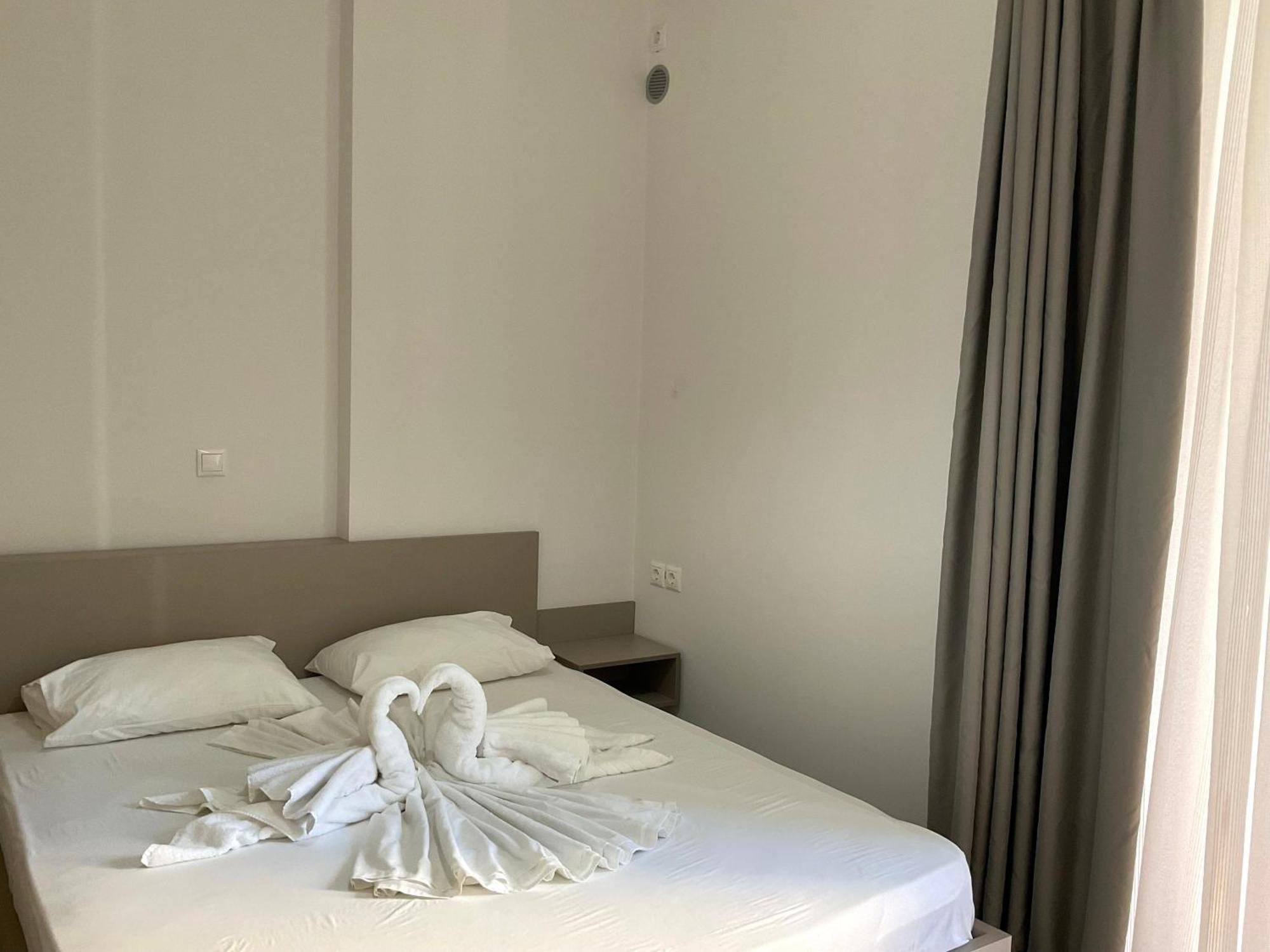 Mojito Beach Apartments With Free Parking Саранде Стая снимка