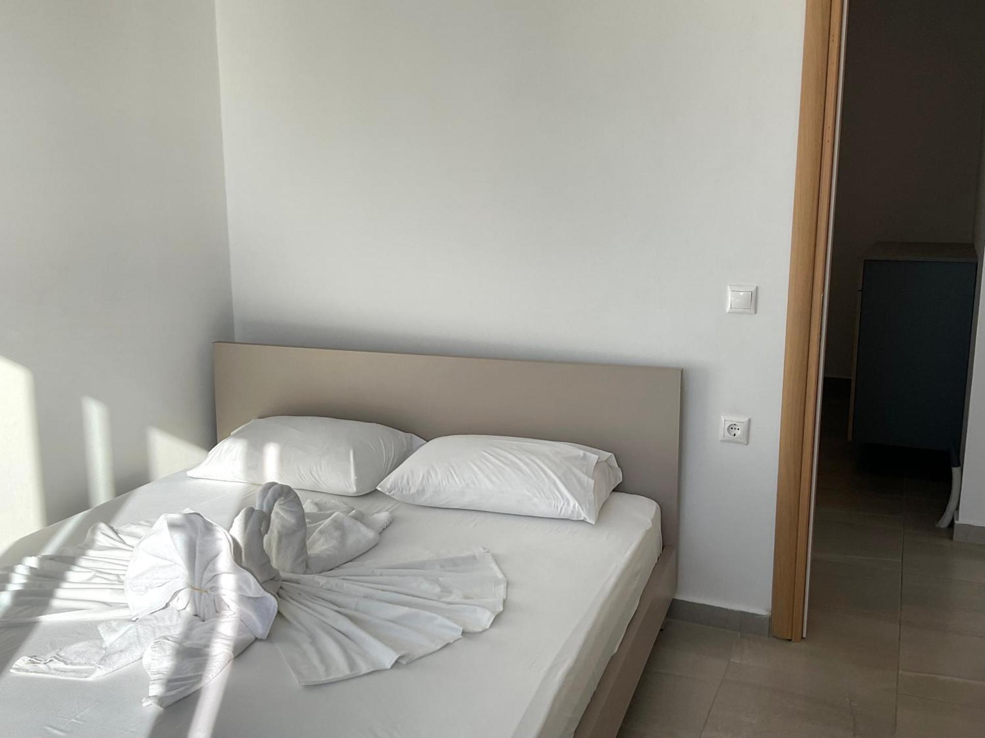 Mojito Beach Apartments With Free Parking Саранде Екстериор снимка