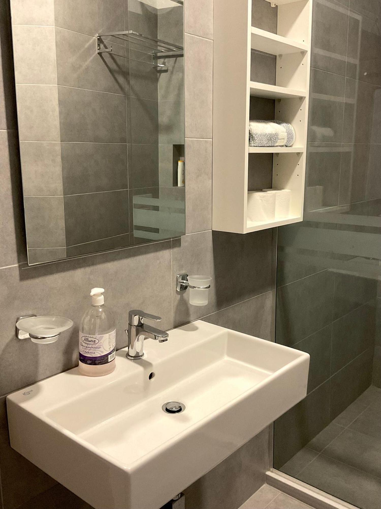 Mojito Beach Apartments With Free Parking Саранде Стая снимка