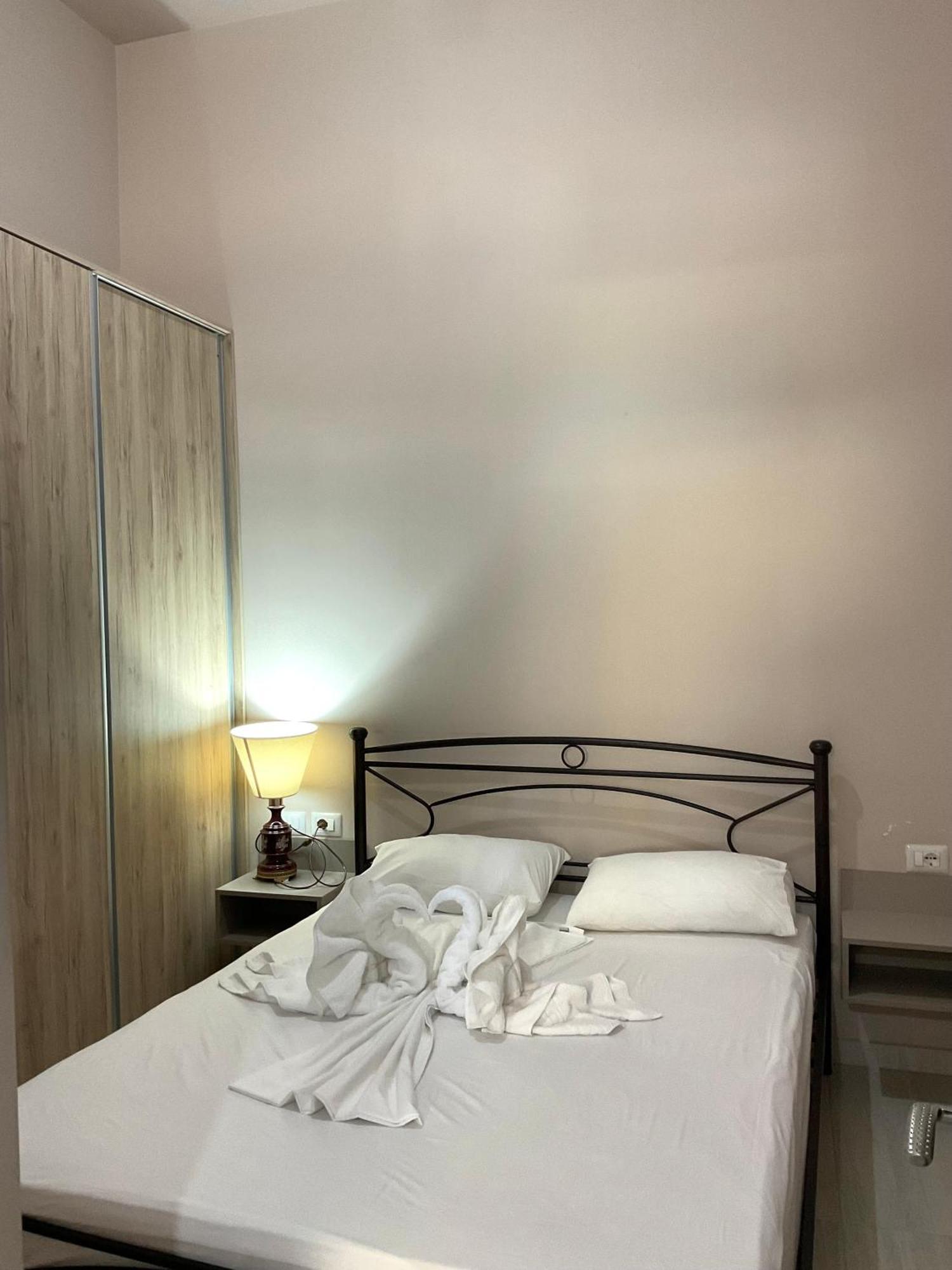 Mojito Beach Apartments With Free Parking Саранде Стая снимка