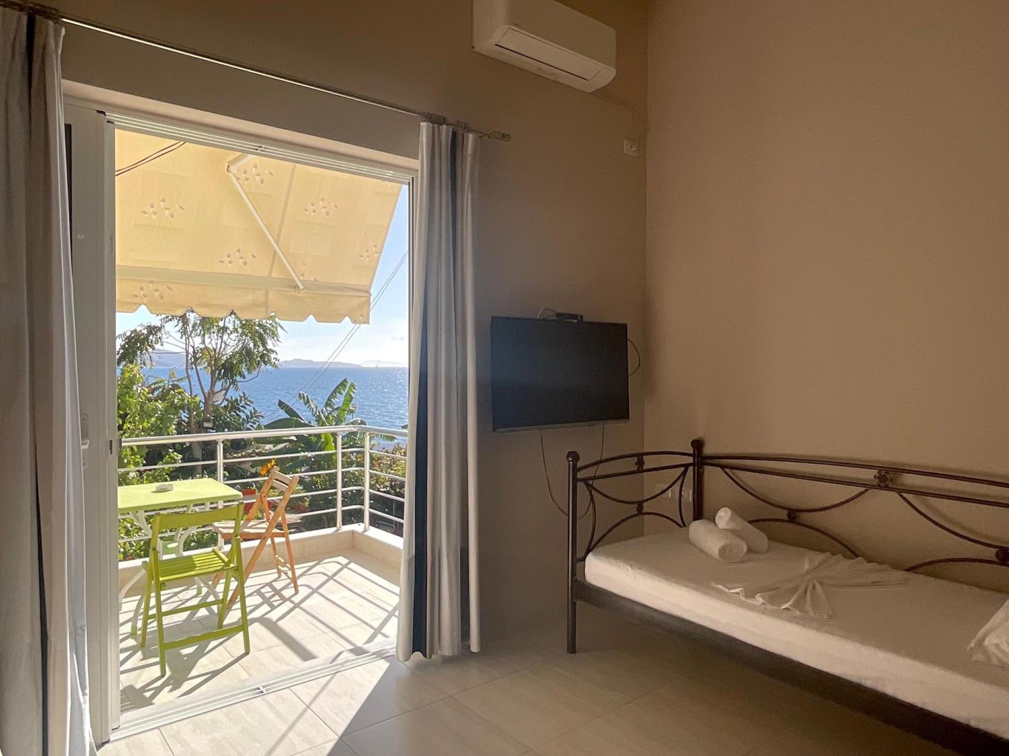 Mojito Beach Apartments With Free Parking Саранде Стая снимка
