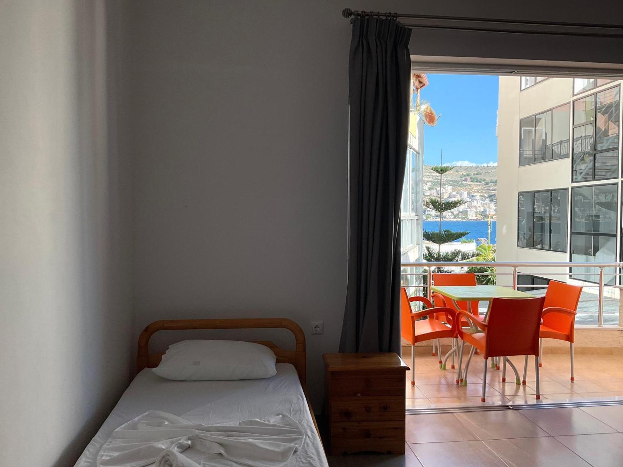 Mojito Beach Apartments With Free Parking Саранде Стая снимка