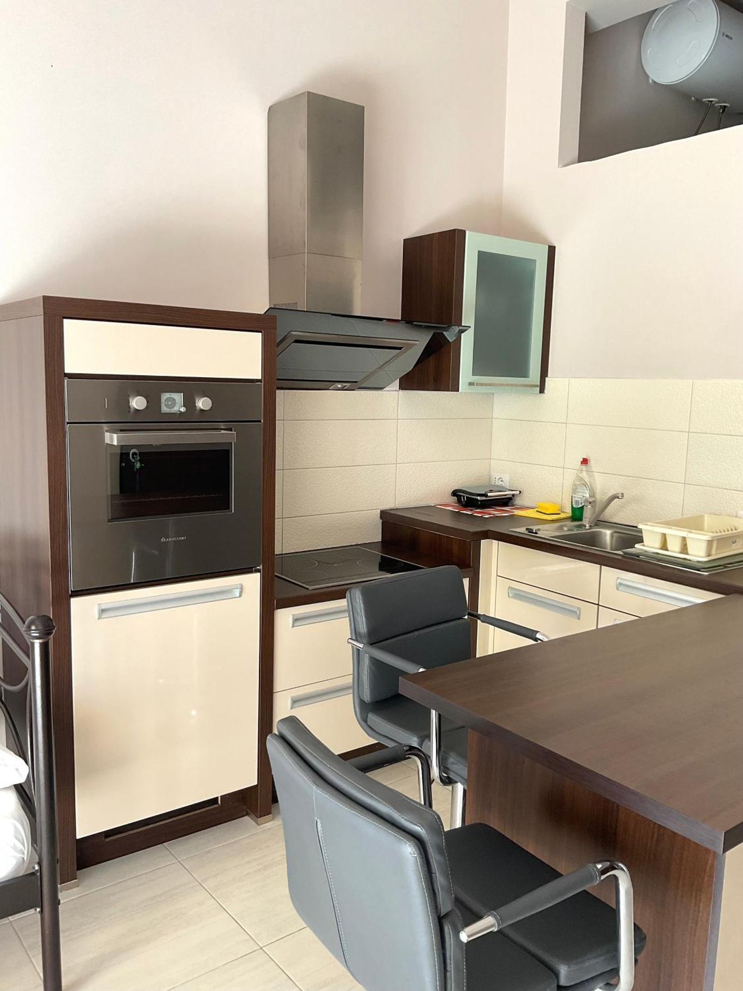 Mojito Beach Apartments With Free Parking Саранде Стая снимка