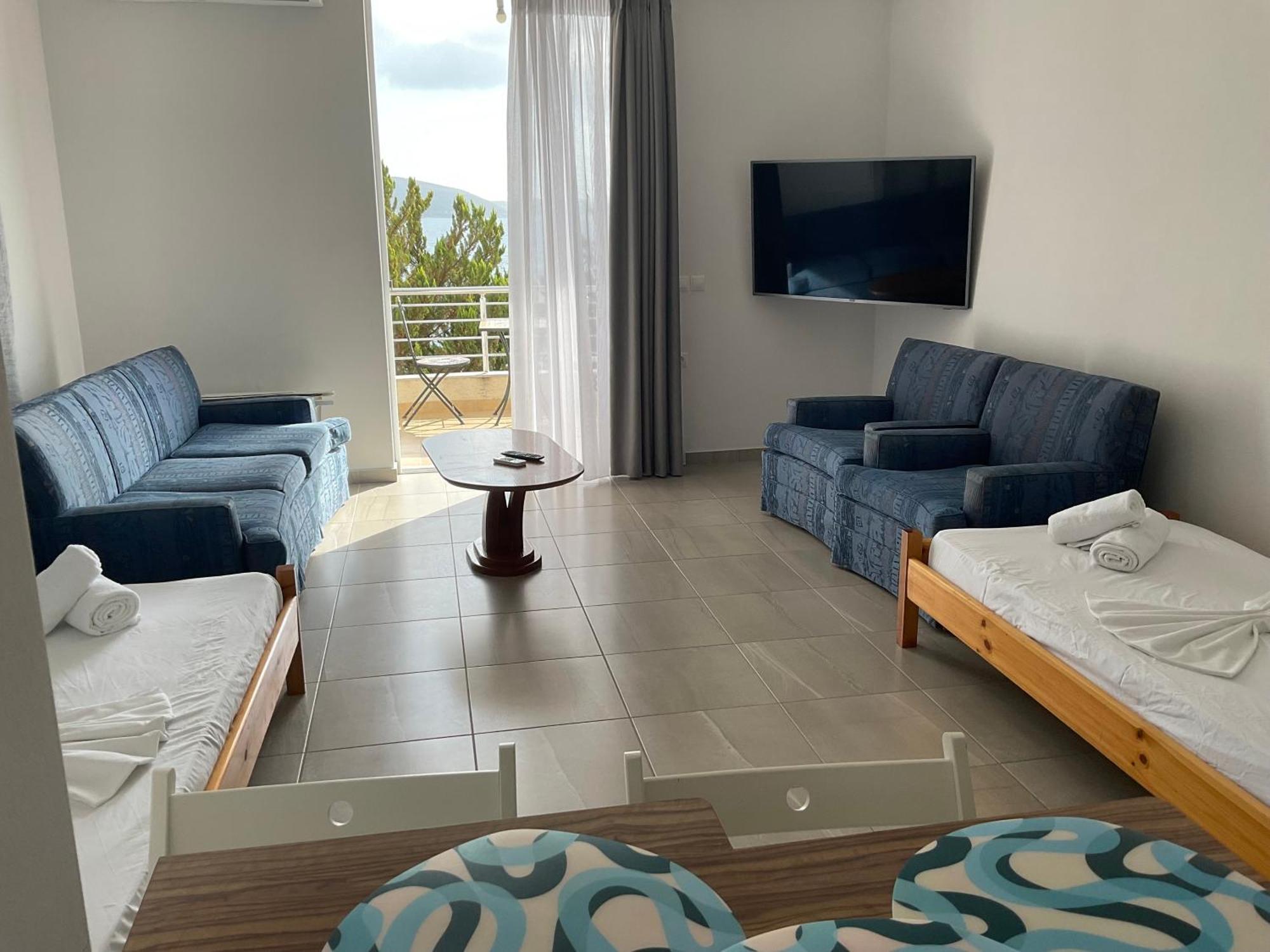 Mojito Beach Apartments With Free Parking Саранде Стая снимка
